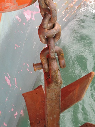 Anchor-chain-D-shackle-damaged